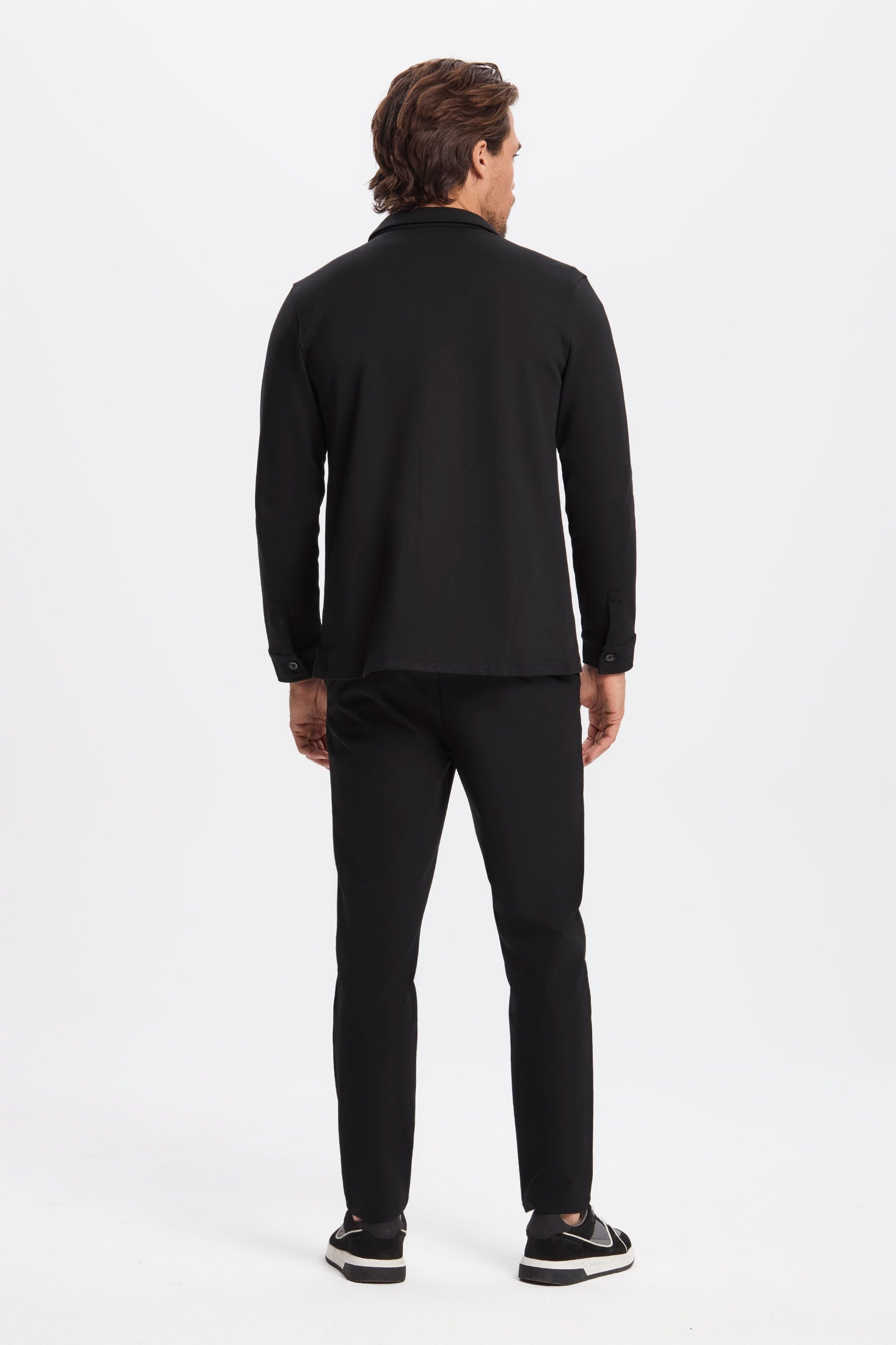 THE ATHLETIC OVERSHIRT