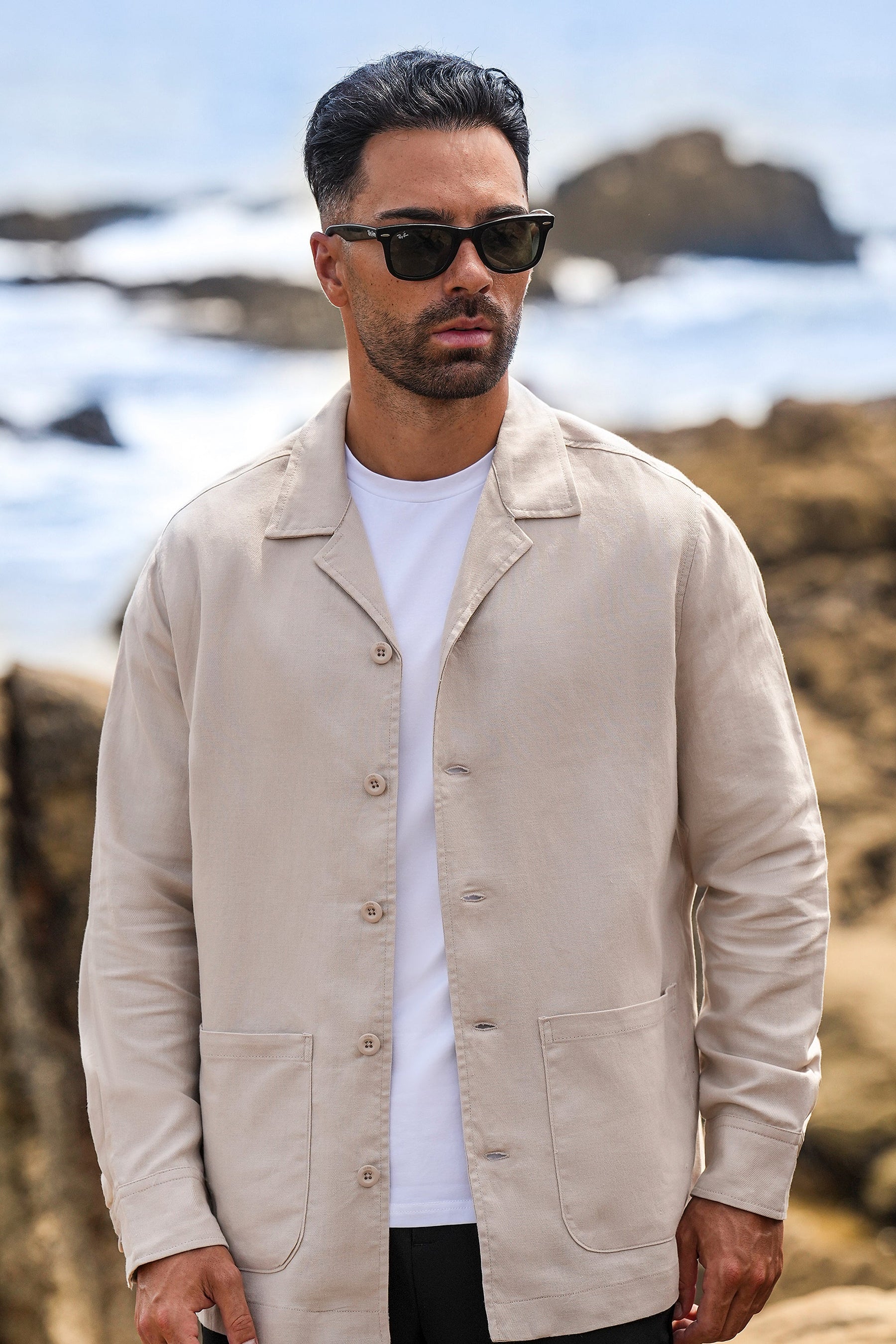 THE LINEN OVERSHIRT
