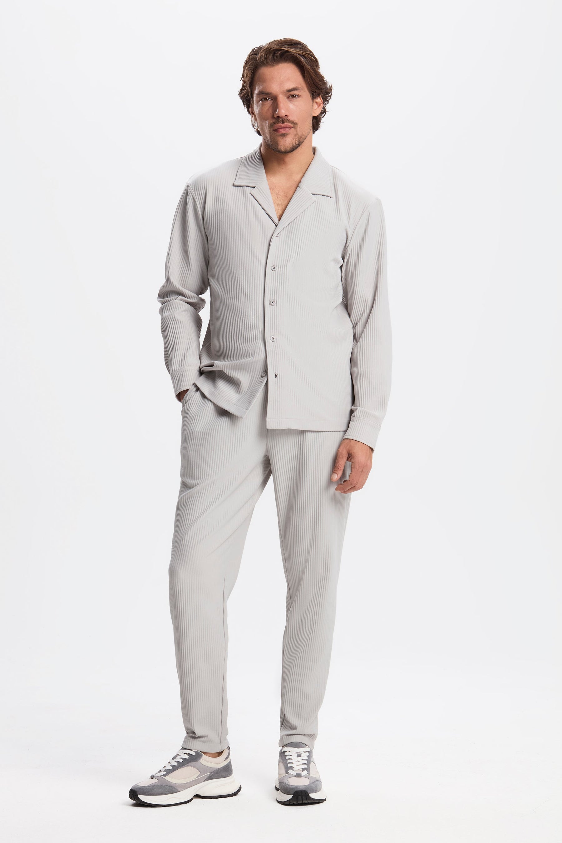 THE PLEATED TROUSERS