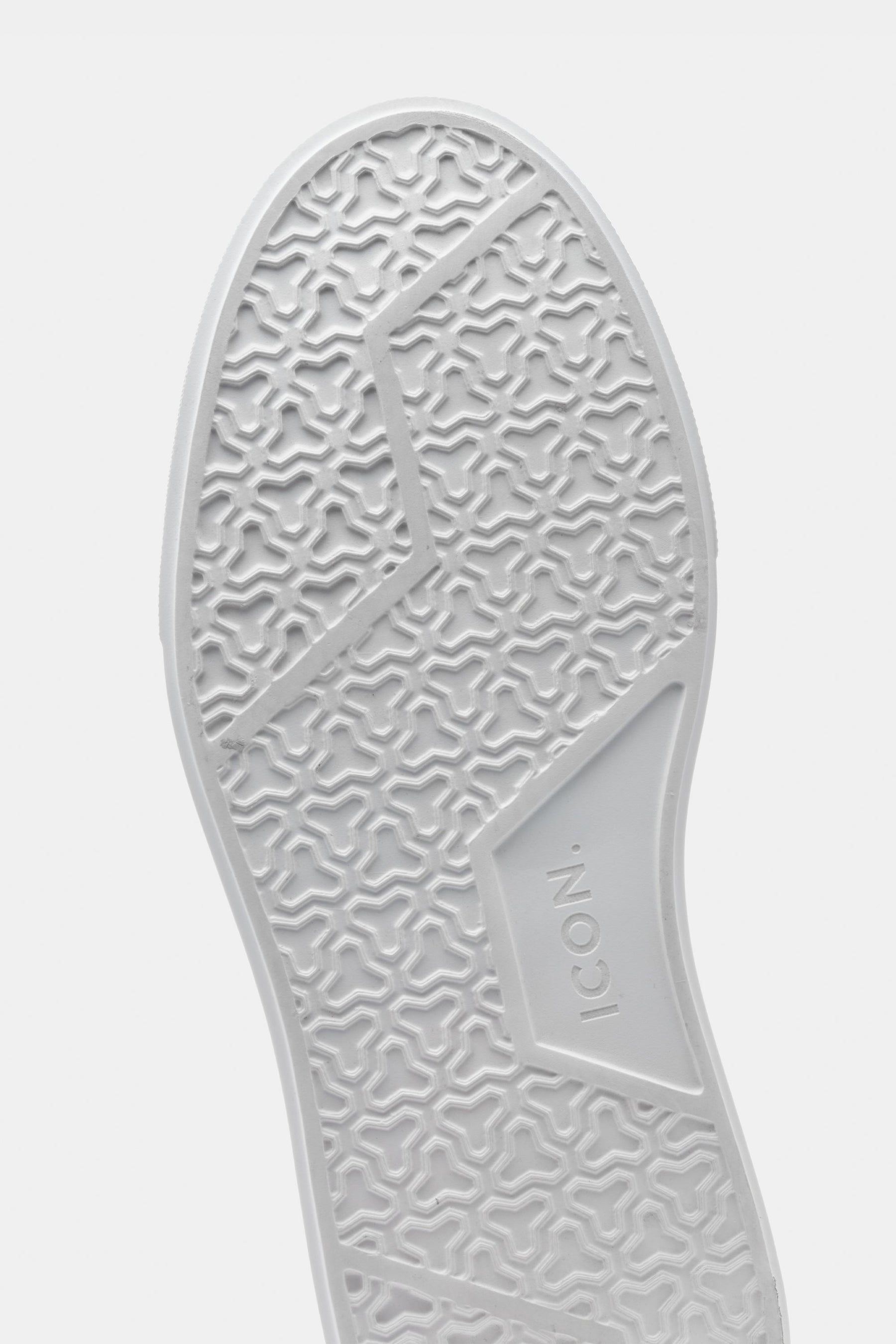 THE CLASSIC SUEDE TRAINER