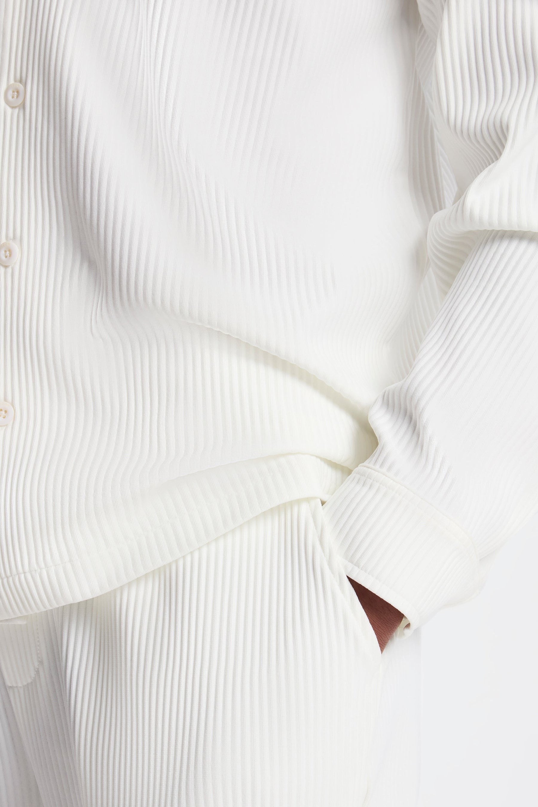 THE PLEATED LS SHIRT