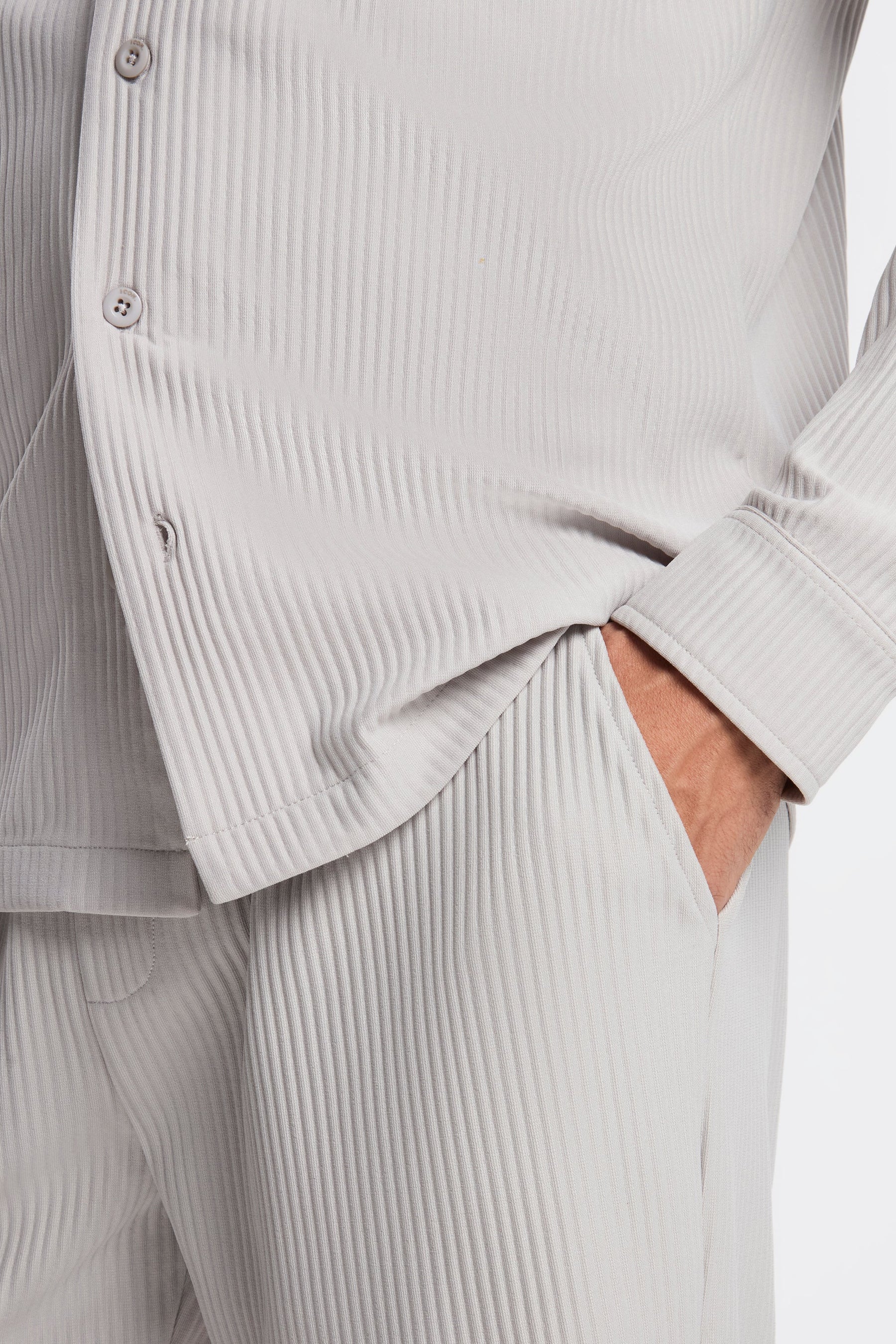 THE PLEATED LS SHIRT