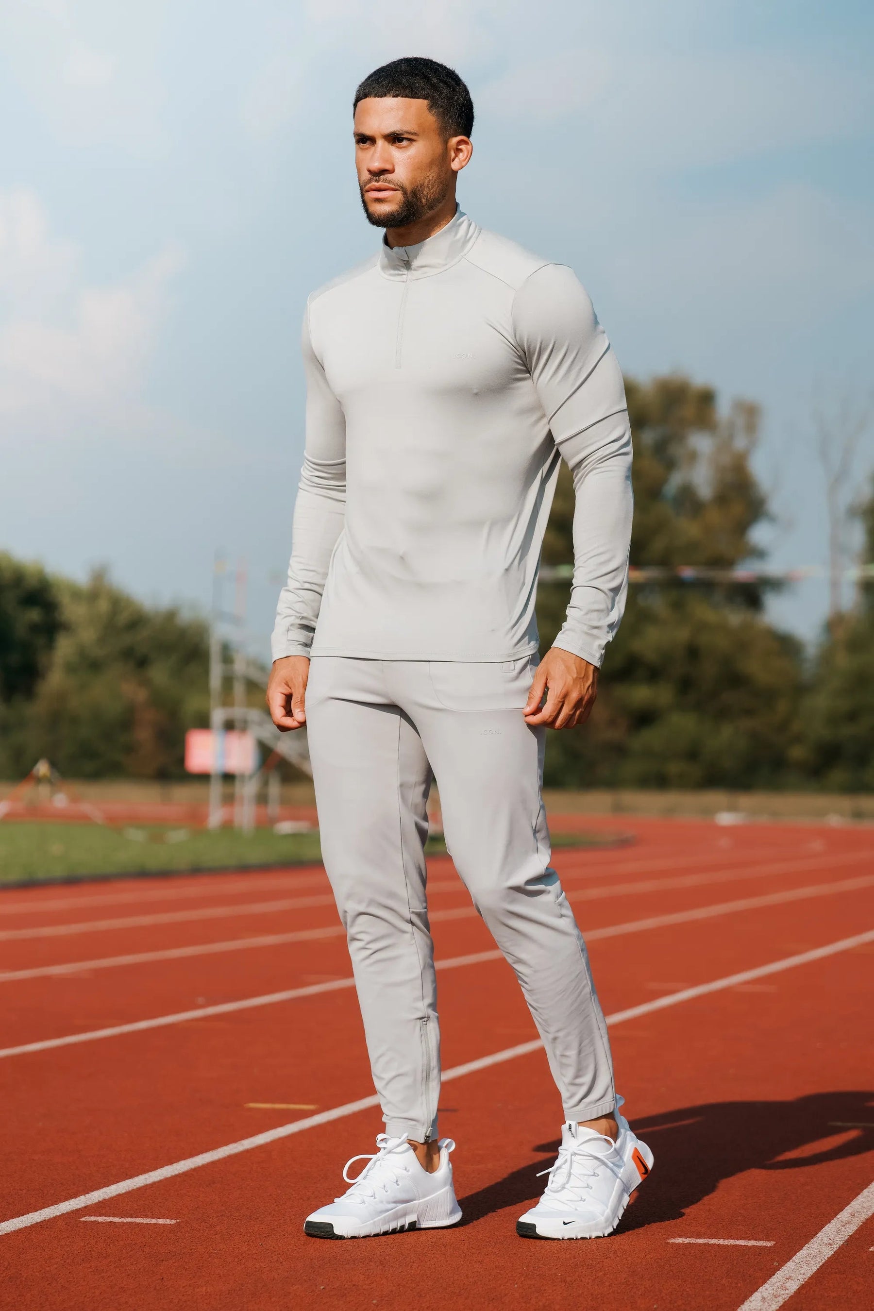 THE ICON ACTIVE HALF ZIP