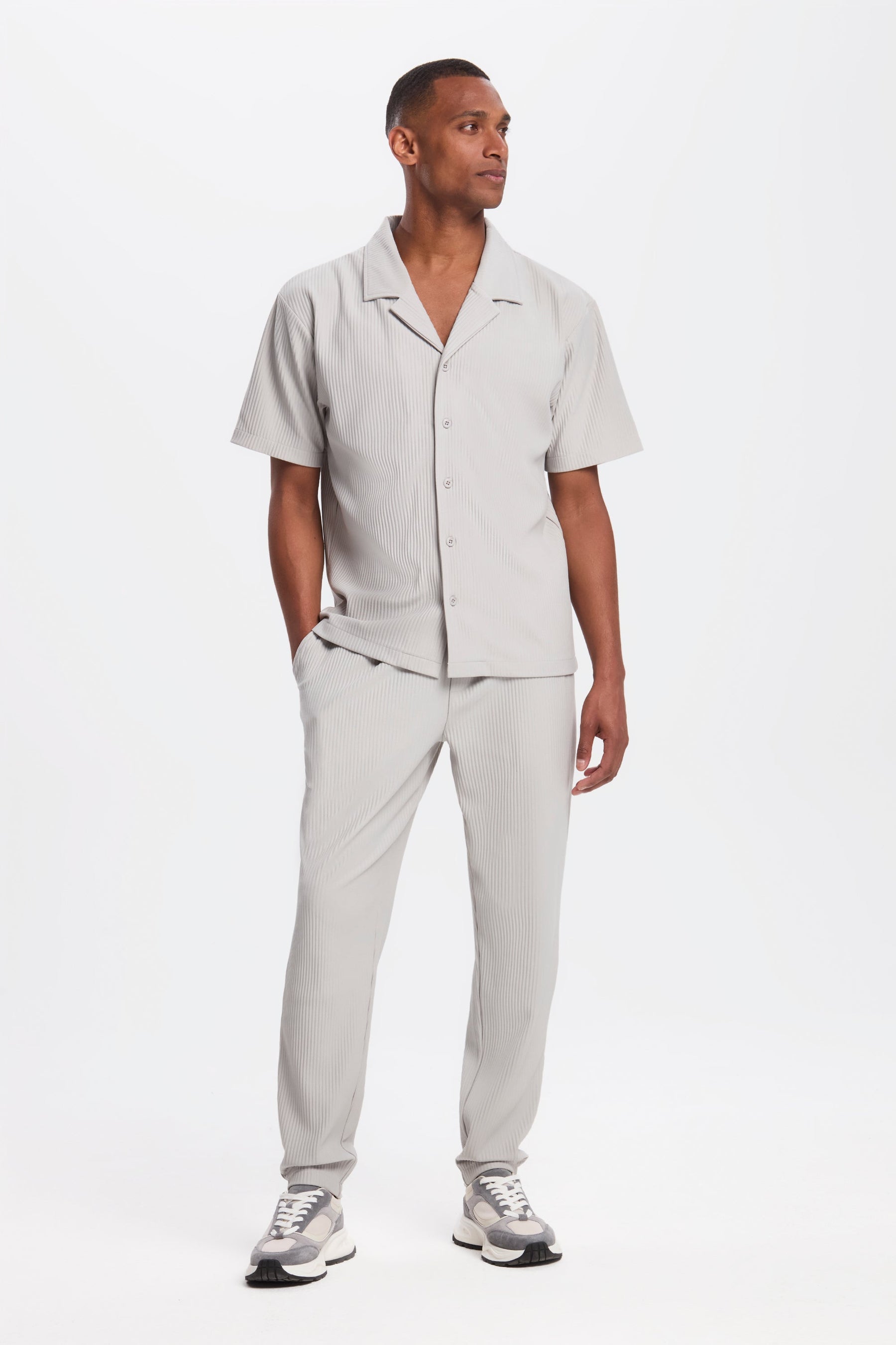 THE PLEATED SS SHIRT