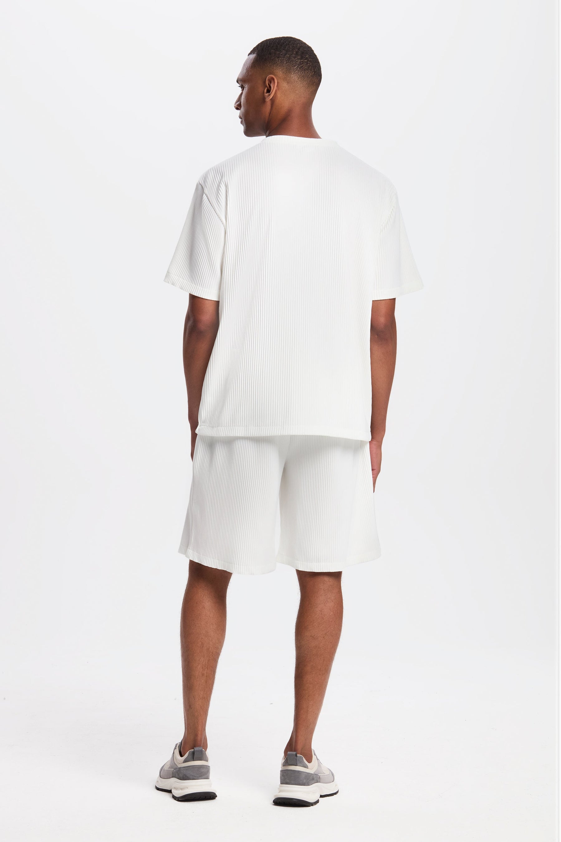 THE PLEATED T-SHIRT