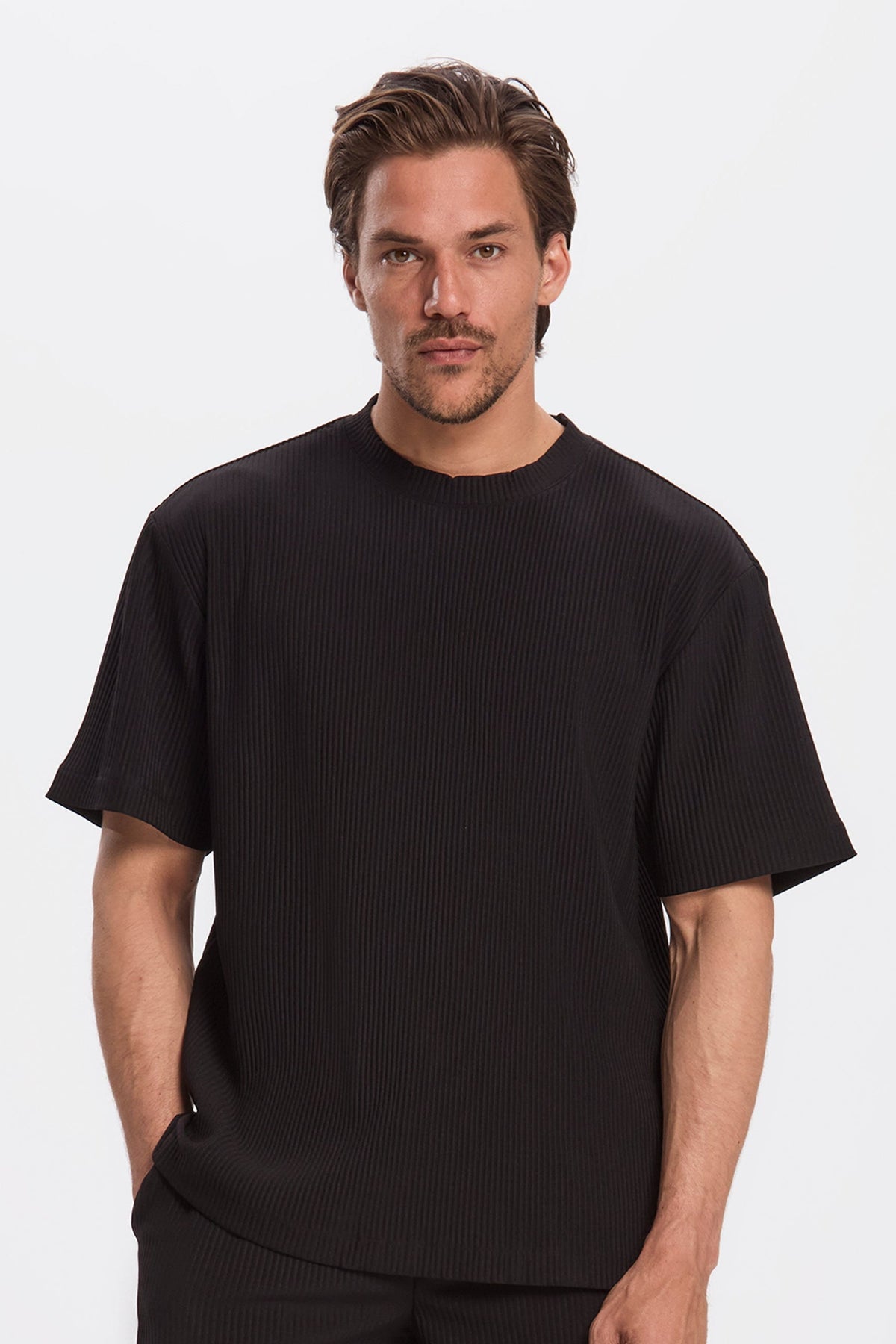 THE PLEATED T-SHIRT