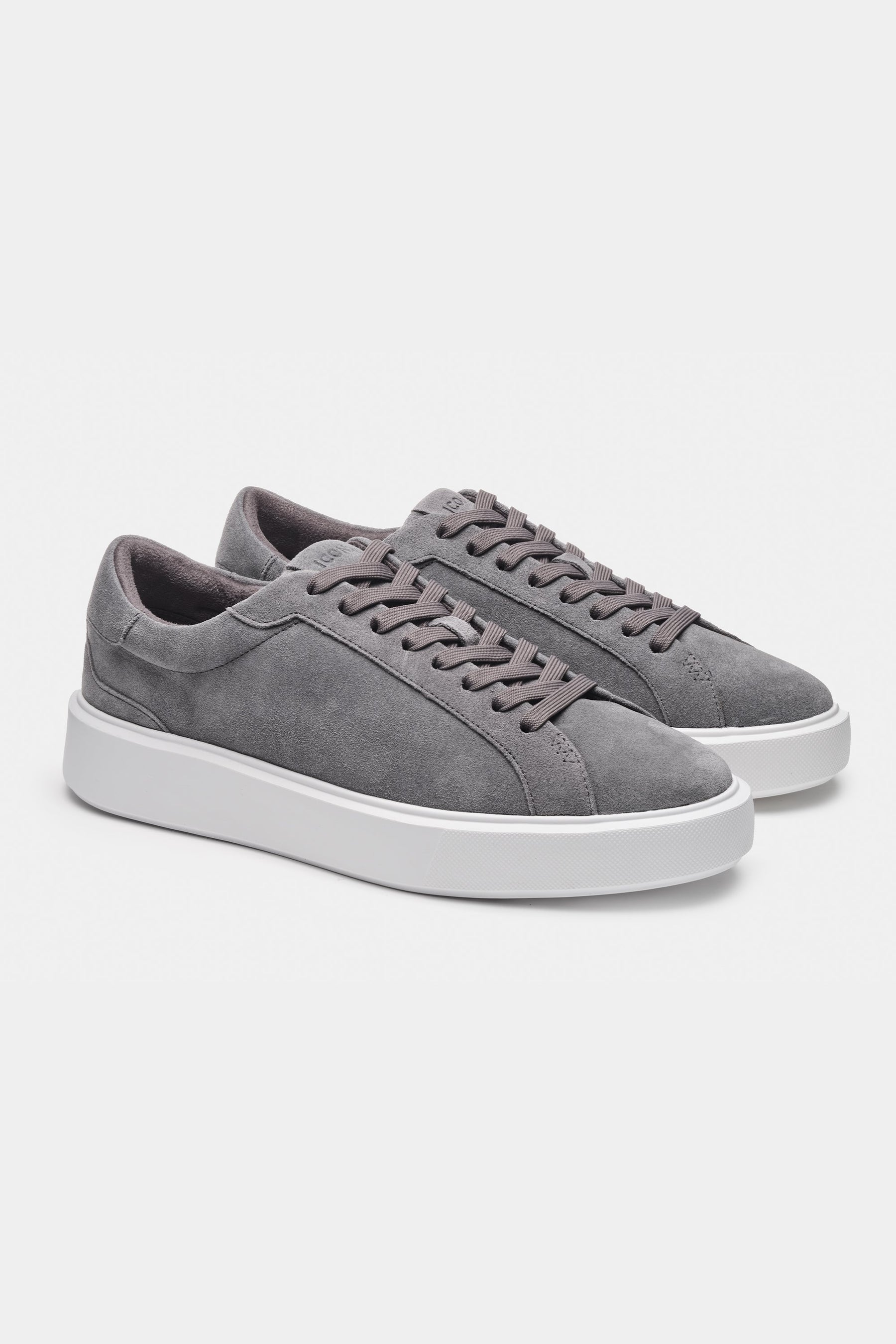 THE CLASSIC SUEDE TRAINER