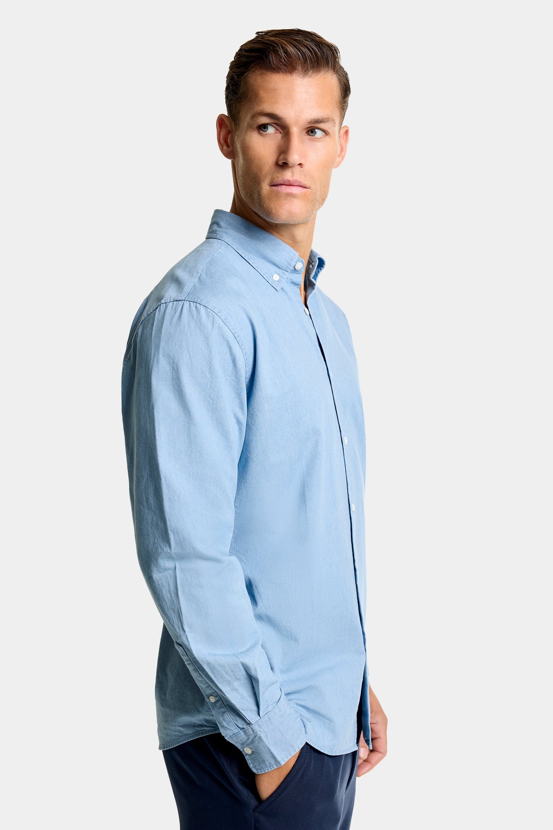 THE CARLO CHAMBRAY SHIRT