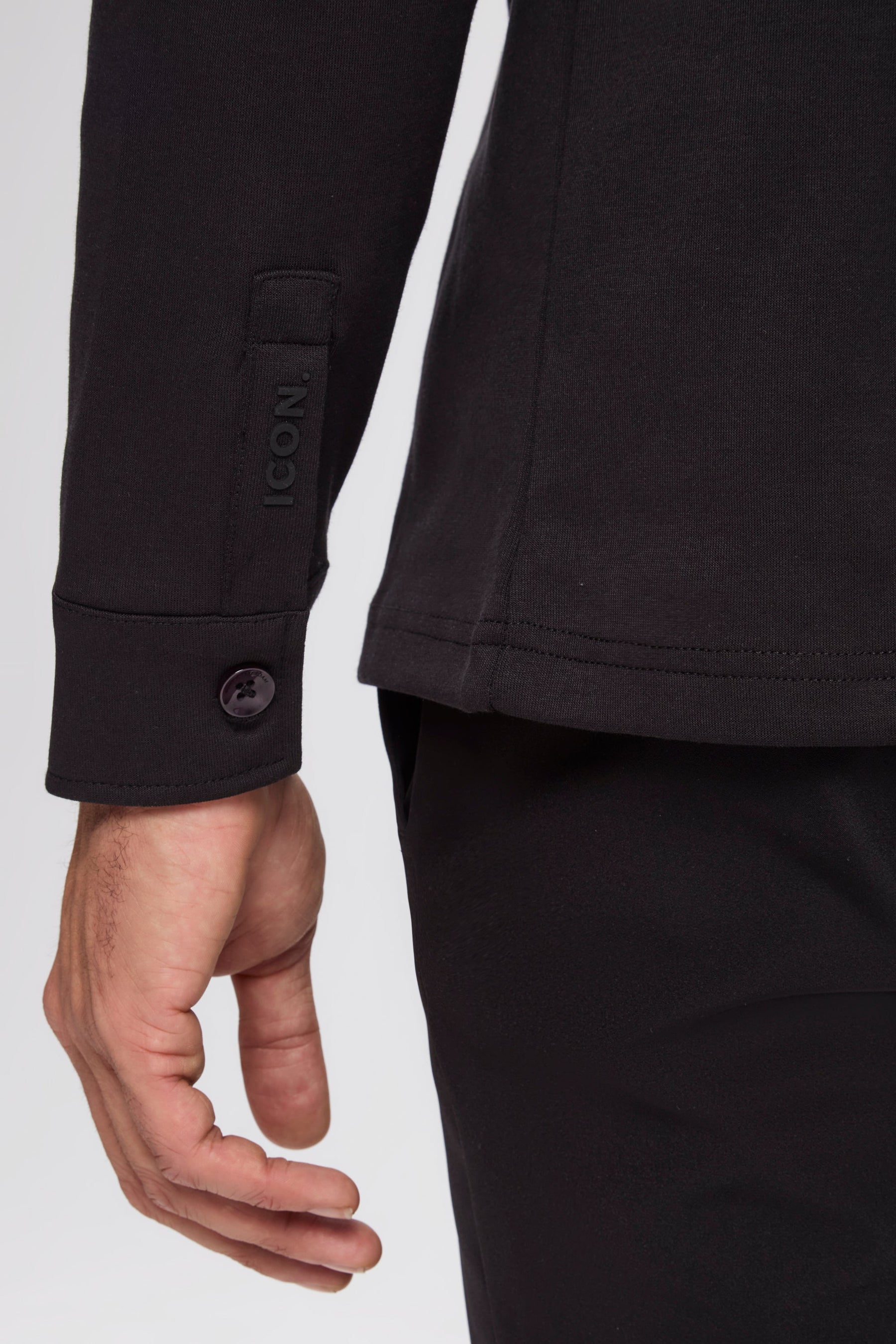 THE ATHLETIC OVERSHIRT