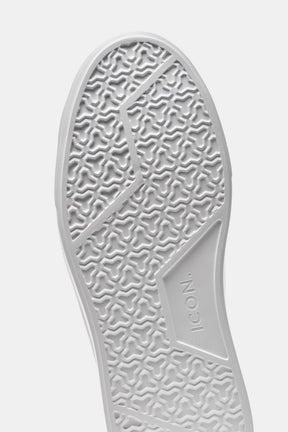 THE CLASSIC SUEDE TRAINER